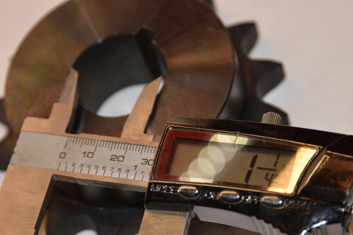 (NEW) JW 60B16F104H 16 Teeth 1-1/4" Bore Sprocket