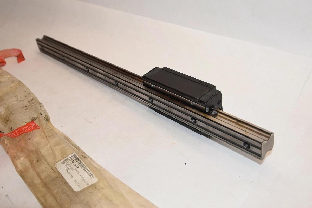 (NEW) THK HSR30LR1SS+520L 520mm Length 30mm Bar Width Linear Guide
