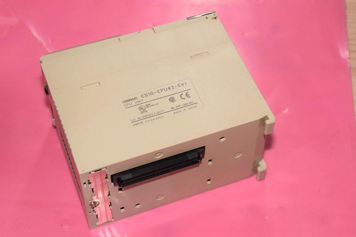 Used OMRON CS1G-CPU42-EV1 CONTROLLER (with) CS1W-SCB21 communication Board