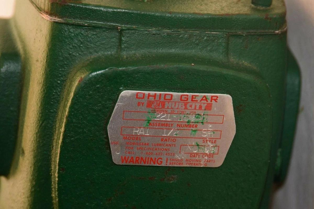 HUB CITY 0221-16991 RA1 Ratio 1/2 1:2 F SR Dual Shaft Rt Angle Gear Reducer NEW