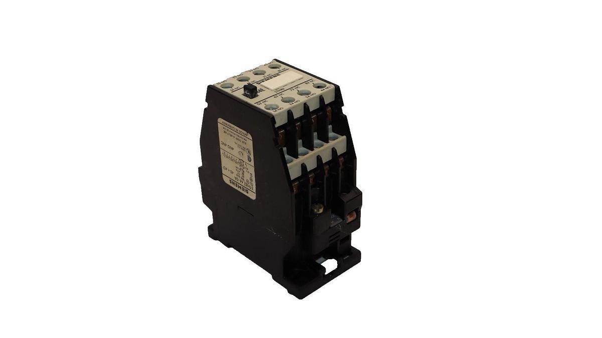 Used Siemens 3TH82 44-0A , 3TH8244-0A 220V 50/60Hz Contactor (Lot of 3)