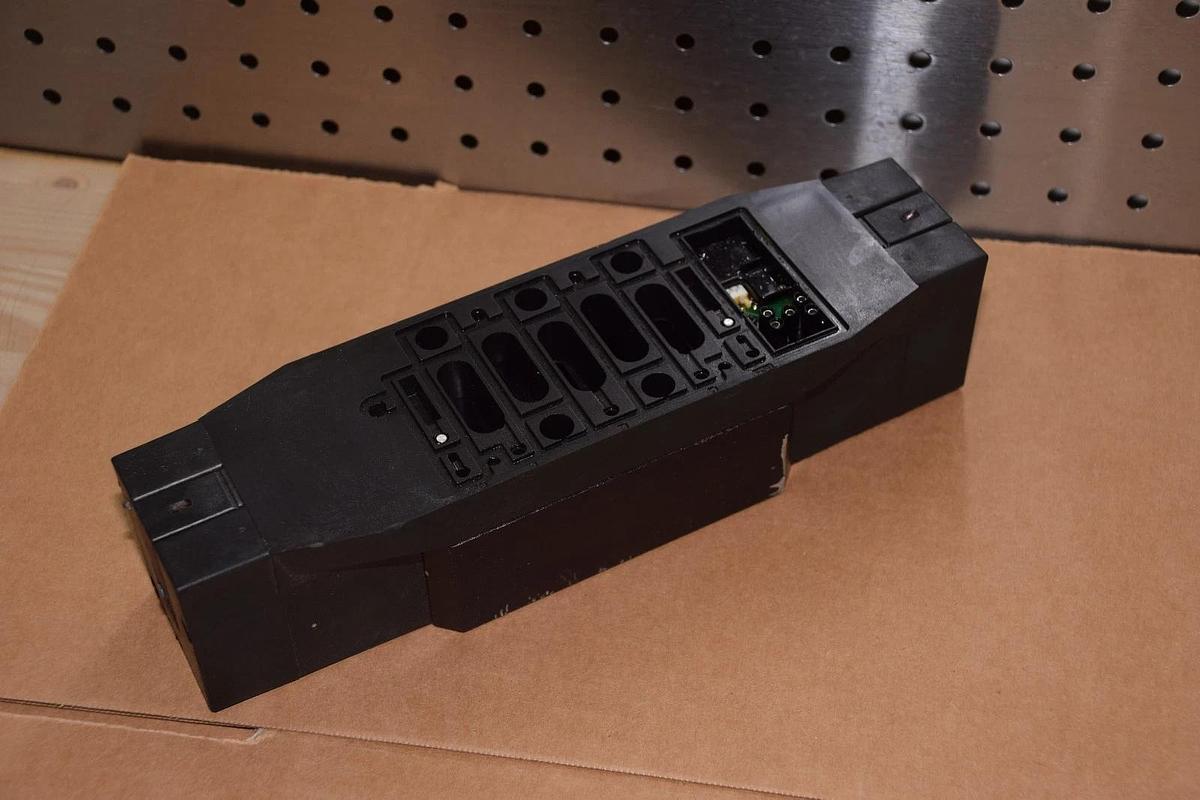 Used PARKER F7219BGC23A 145PSI 120V 50Hz HYDRAULIC VALVE