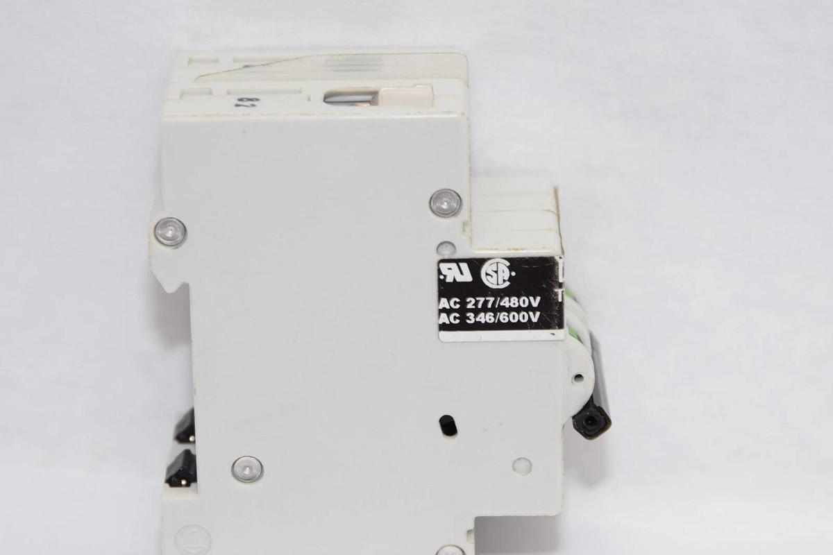 (NEW) PHOENIX CONTACT TMC91 H-2 TMC91H-12 10A 2Pole Breaker Switch