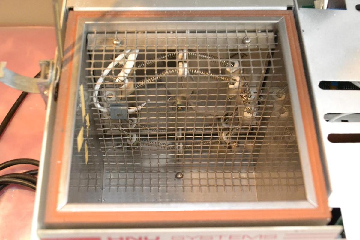 Used HNU Systems Gas Chromatograph GC-301 GC301 GC 301 115 V 115V 10A 10 A AMPS