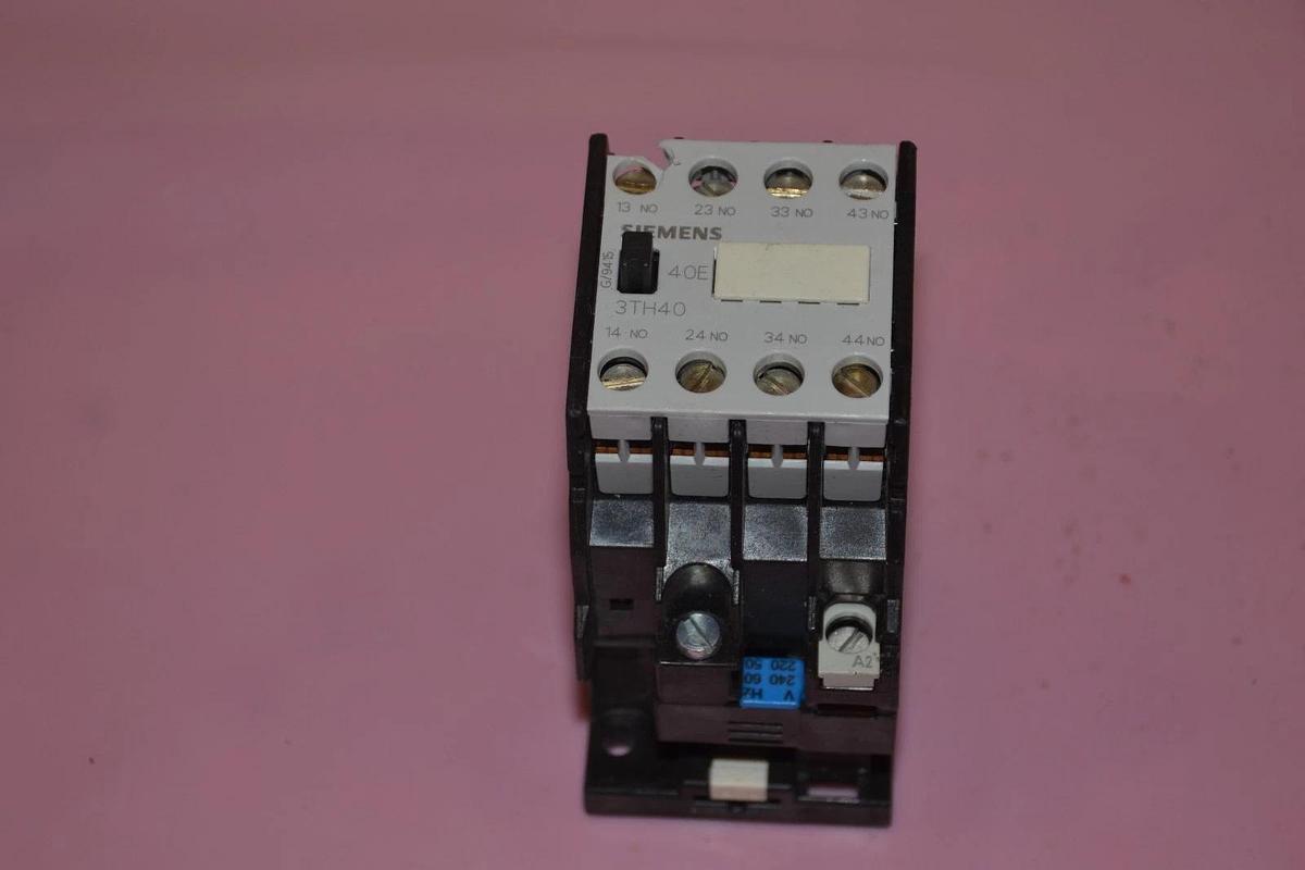Used SIEMENS RELAY 3TH4040-0A 3TH4040 0A 3TH40400A 16 A 220/240 V 50/60 HZ