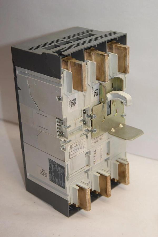 Used ABB SACE TMAX T5 L-D 400 T5L-D400 3P Circuit Breaker