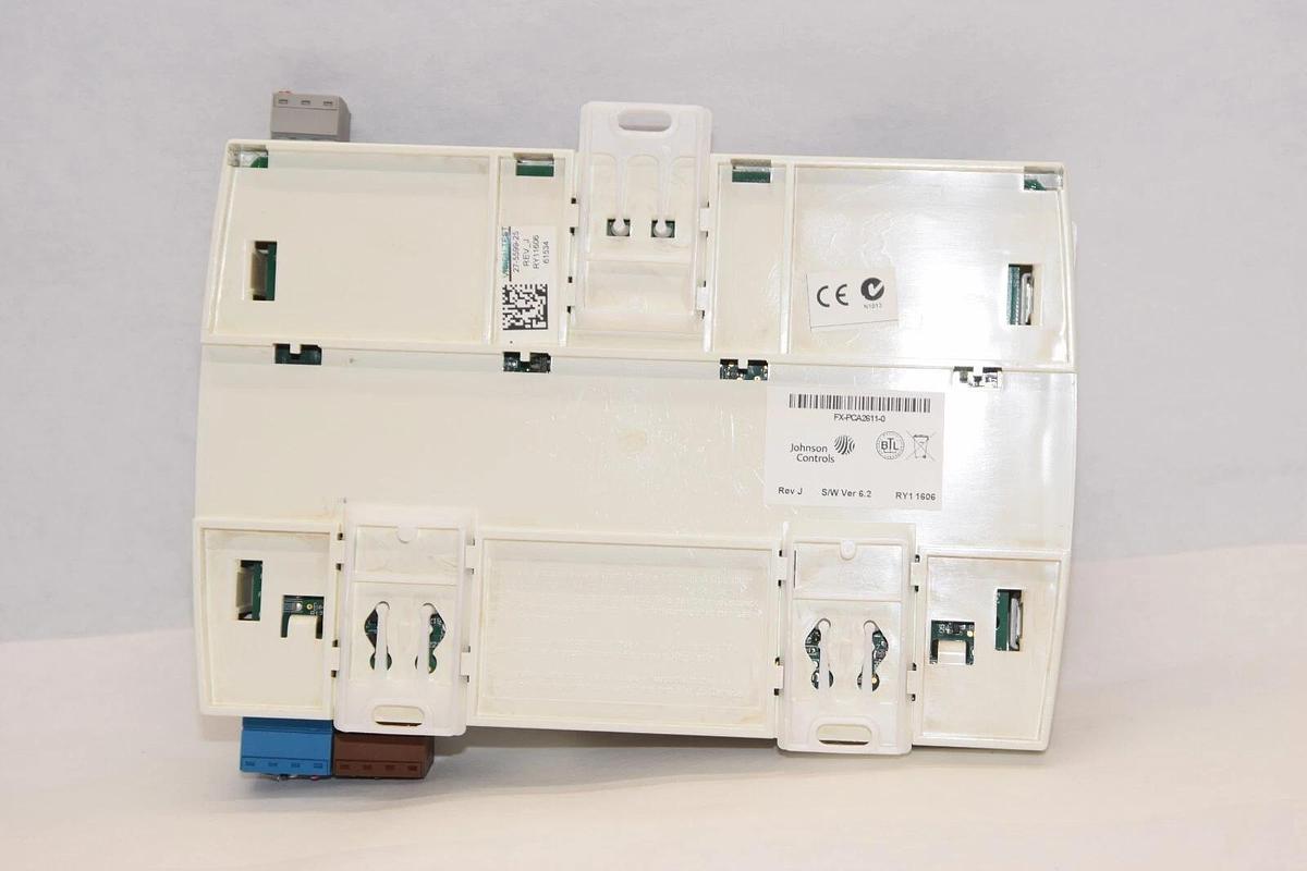 Used JOHNSON CONTROLS FX-PCA2611-0 Rev J Ver. 6.2 PCA2611 Programmable Controller