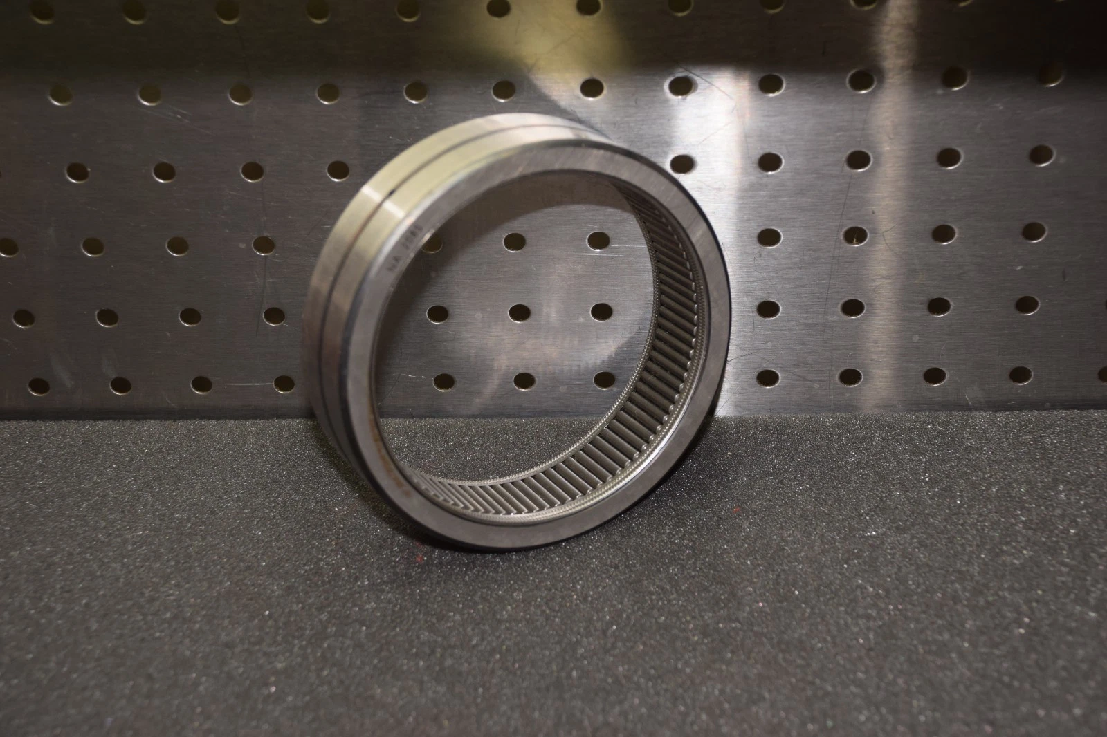 (New) INA NA 2085 NA2085 ROLLER BEARING NEW