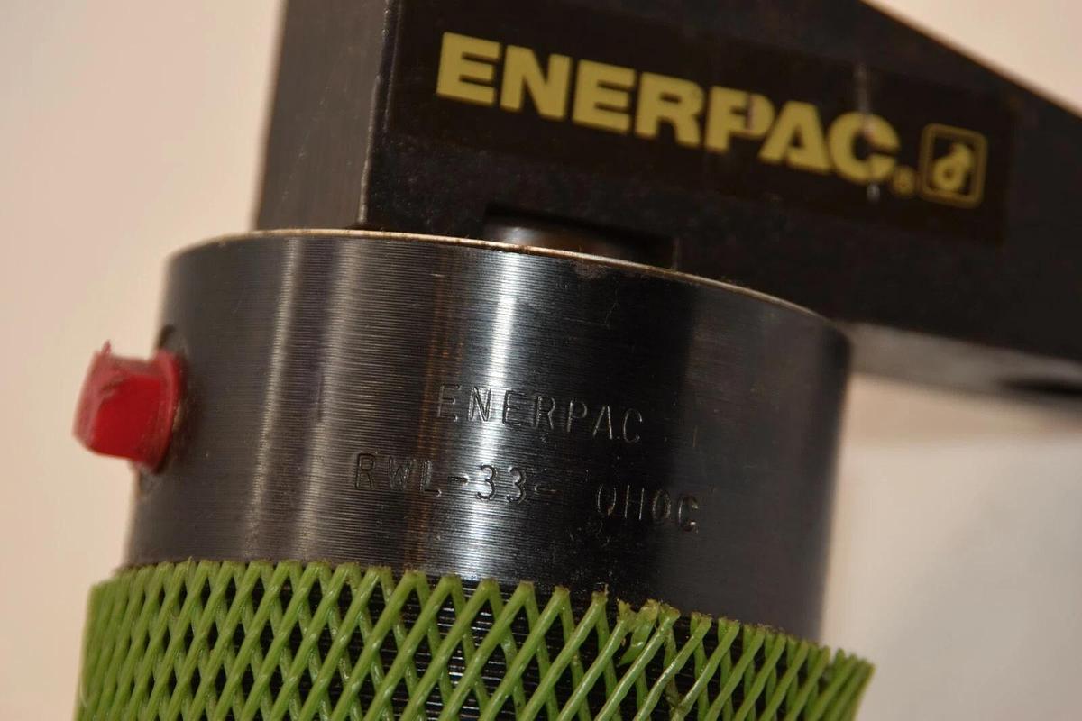 (New) ENERPAC RWL-33-OHOC HYDRAULIC  Clamp  RWL 33  RWL-33 0H0C cylinder