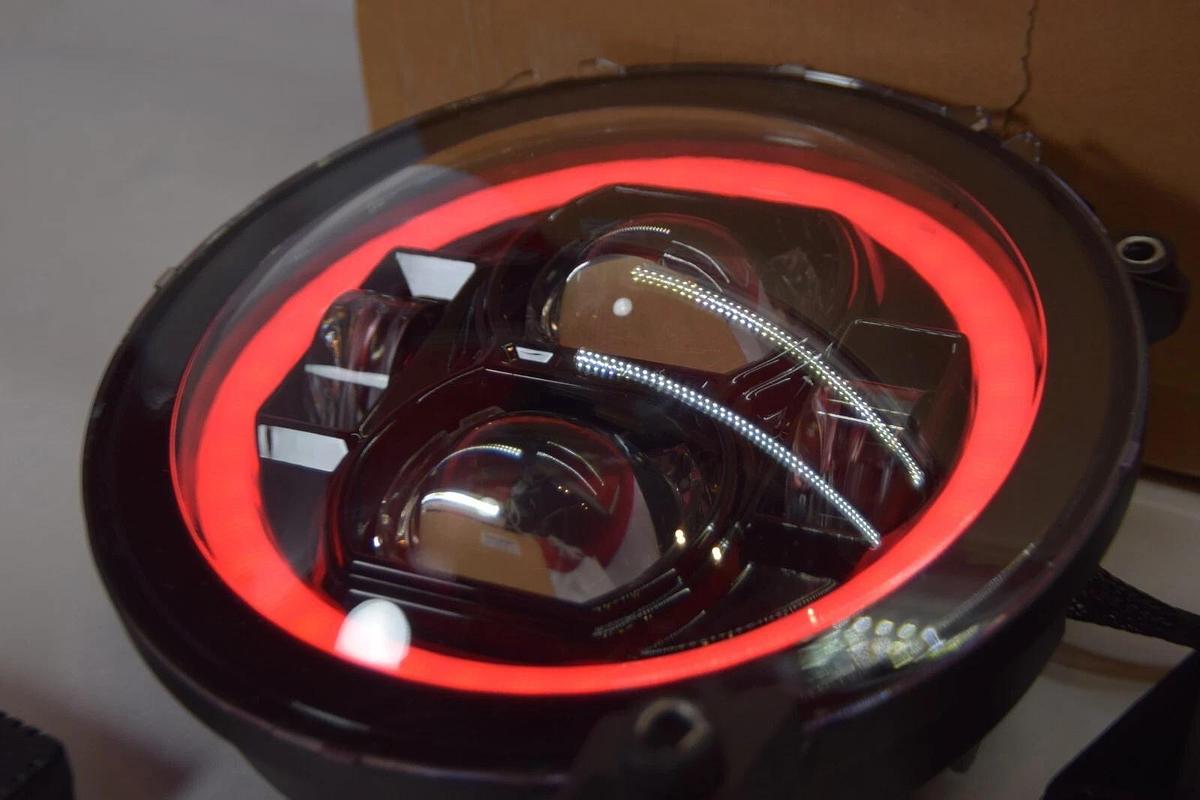 Used WOLUEN 9" RGB Halo LED Headlights A10HL901GBWL  2018 2023 Wrangler JL Headlight