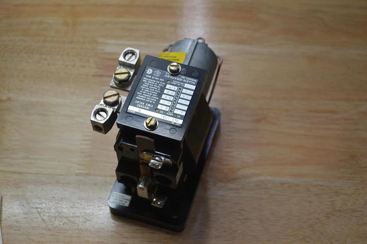 Allen Bradley Overload Relay 810-A03C 810 A03C 810A03C 600V 600 V NEW
