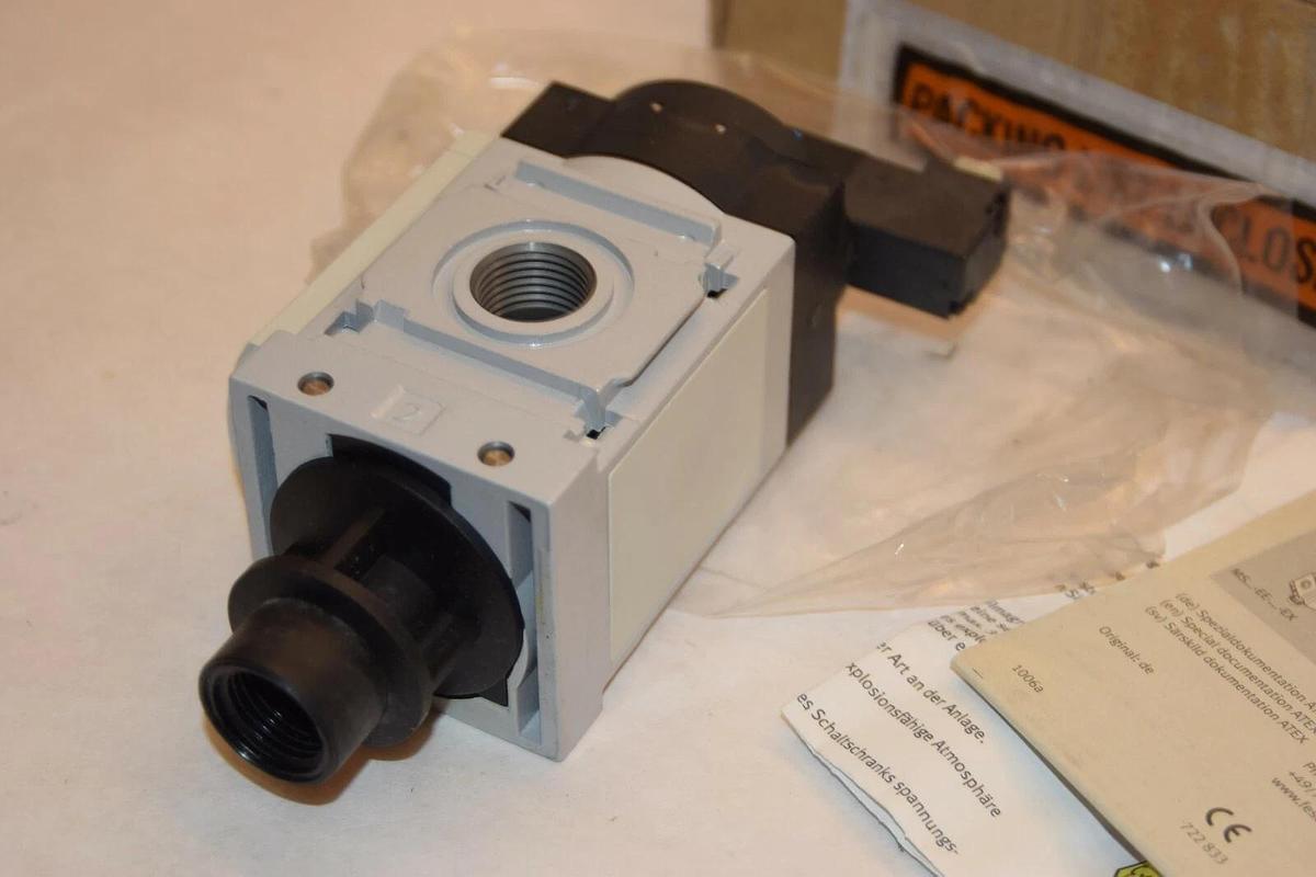 (NEW) FESTO M54210093 P1MIN: 4Bar P2Max: 18Bar Solenoid Valve