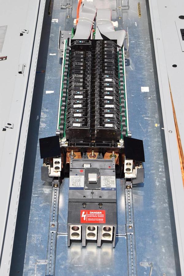 Used General Electric GE A-Series II Panelboard Panel AQF3424JBX 400A 208y/120 3ph 4w