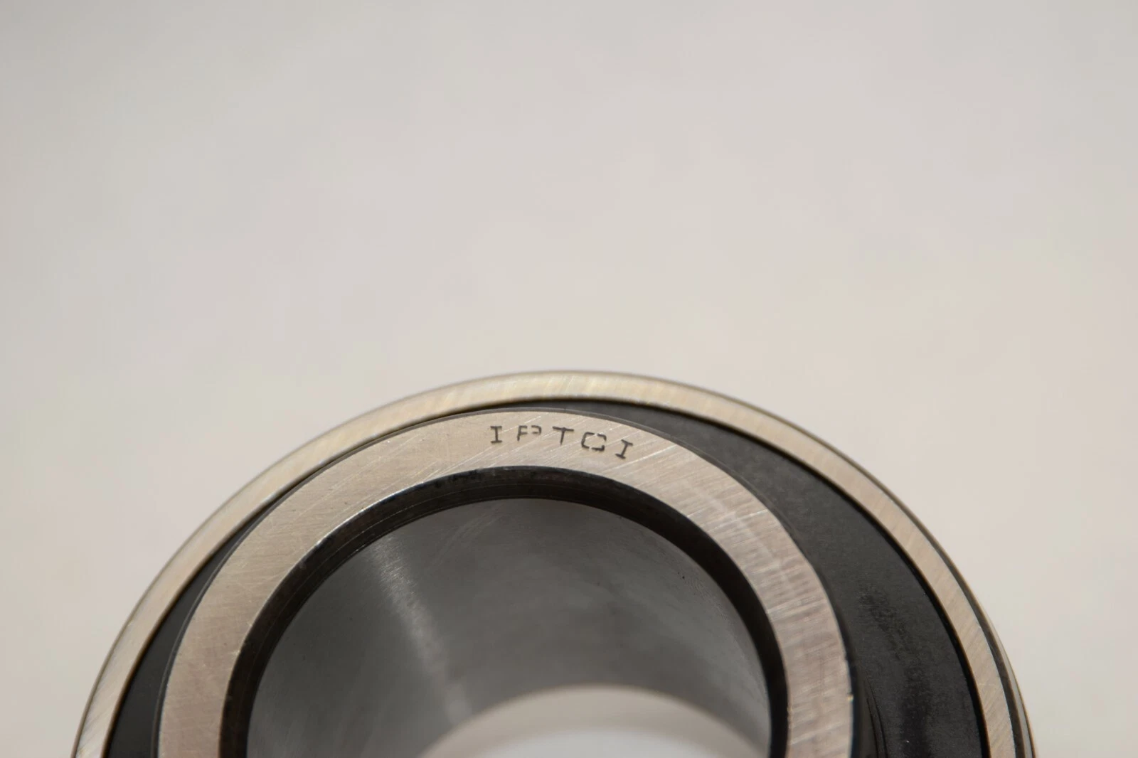 (NEW) IPTCHI U0211-32 3-15/16" Outside Dia. 2" Bore Bearing