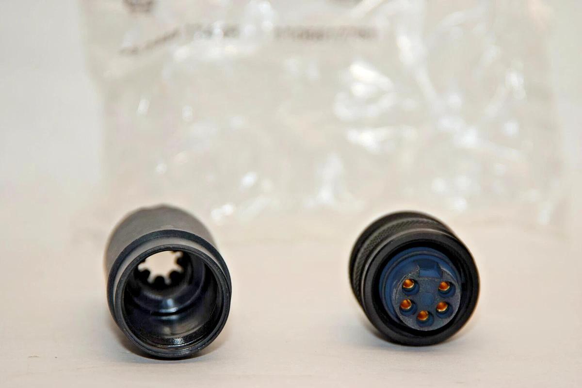 SIEMENS 1106617781 7/8" 5-Pin Receptacle (NEW)