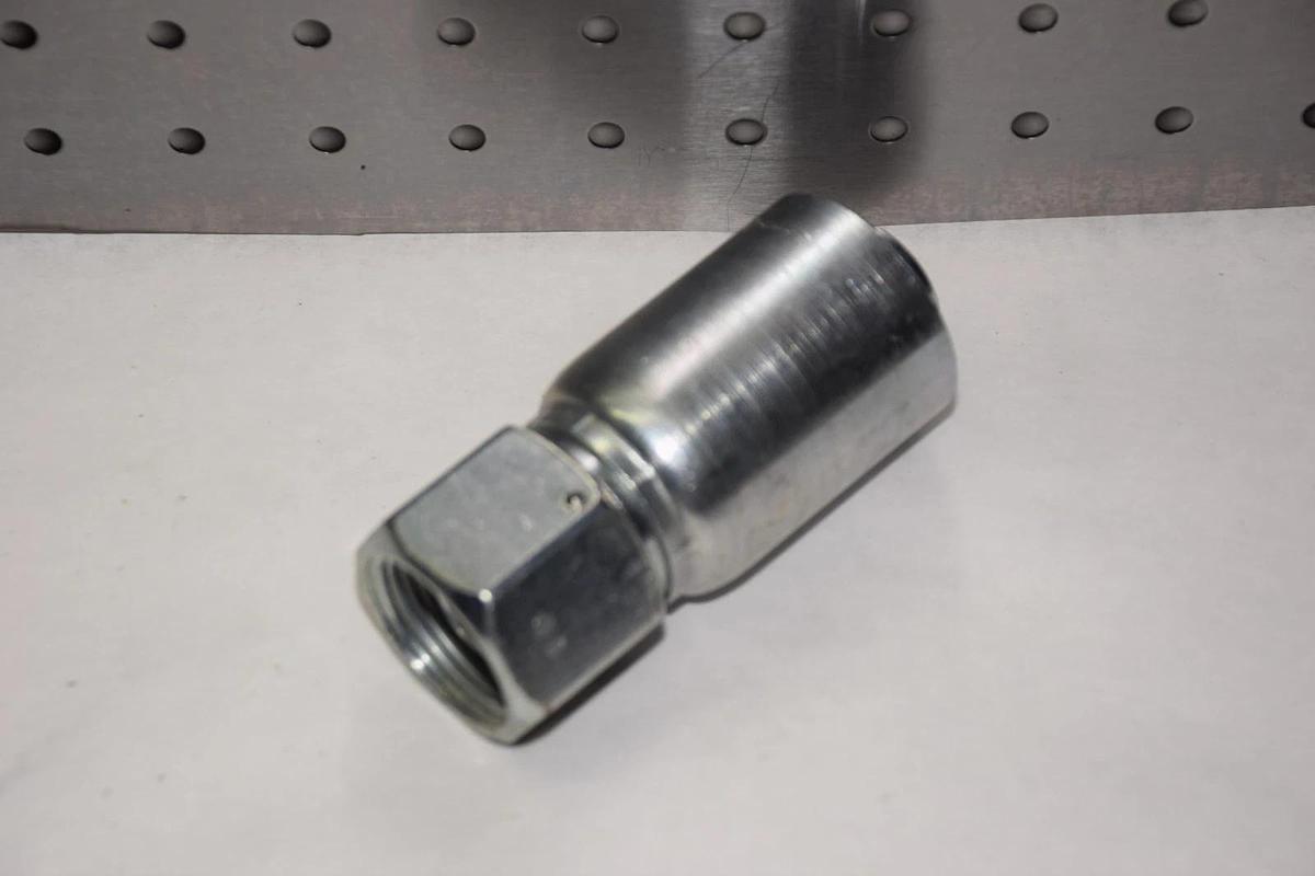 (New) Parker  Fitting P77-16 1" Hose X 1" Female  77-16 OF7S11 CF7S11