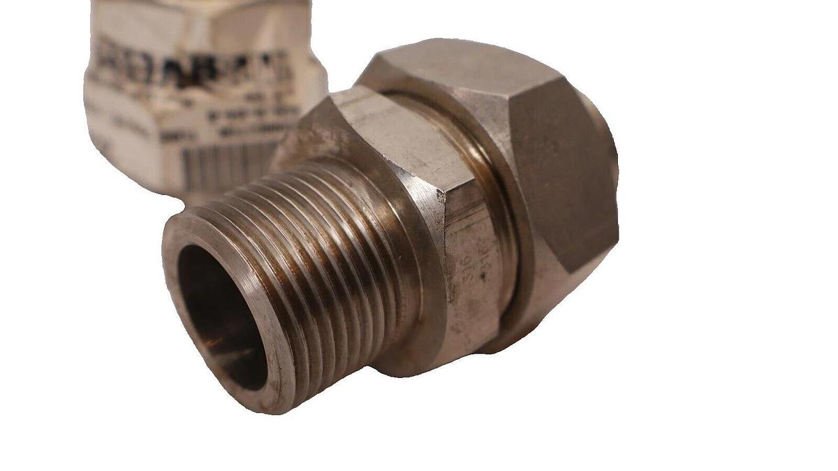 Used (Lot of 2) SSP A16-KSWC IZY 316 S/S Union 1" NPT To Tube Connector Tube to Pipe