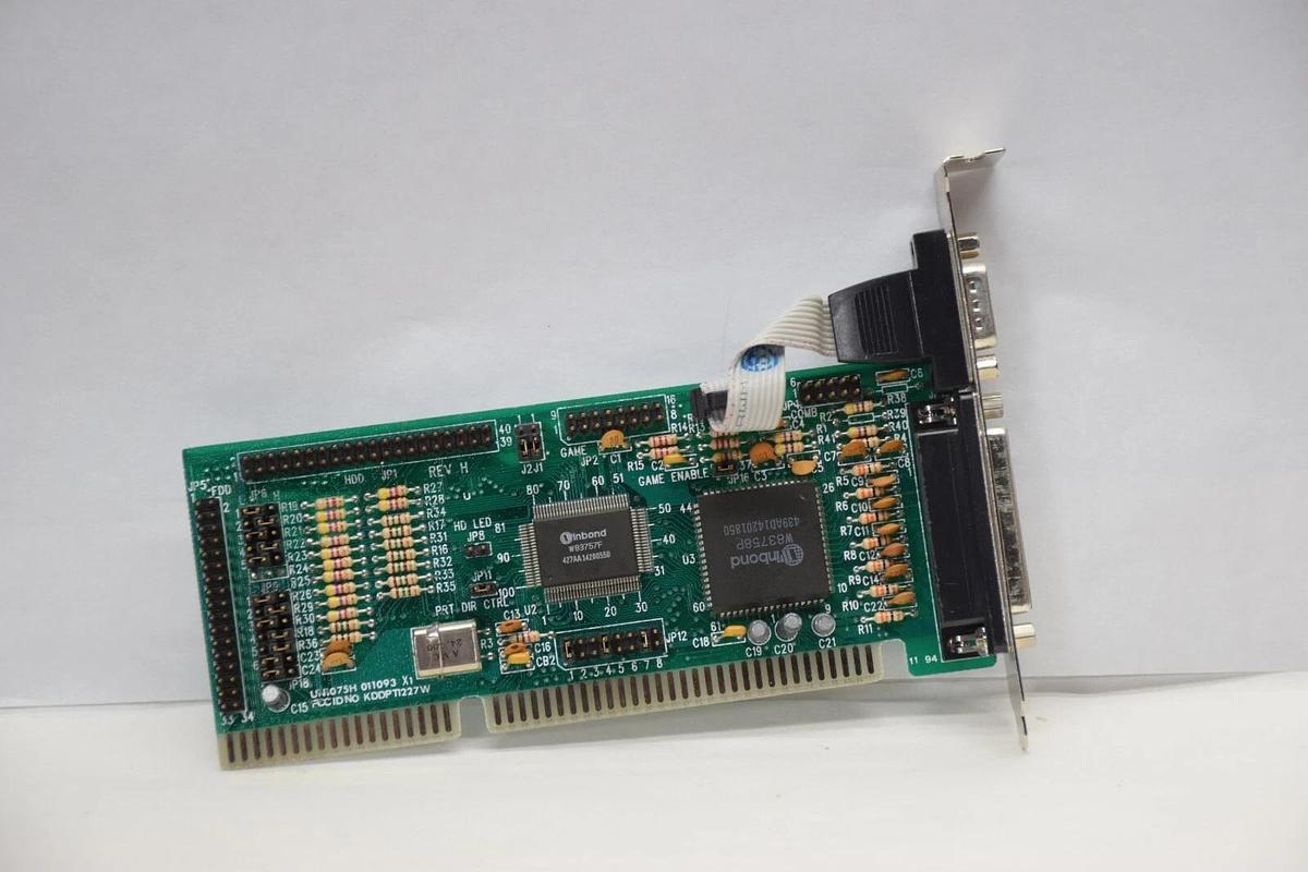 Used WINBOND KDDPT1227W , UN1075H , 011093 Parallel Serial Circuit Board Card