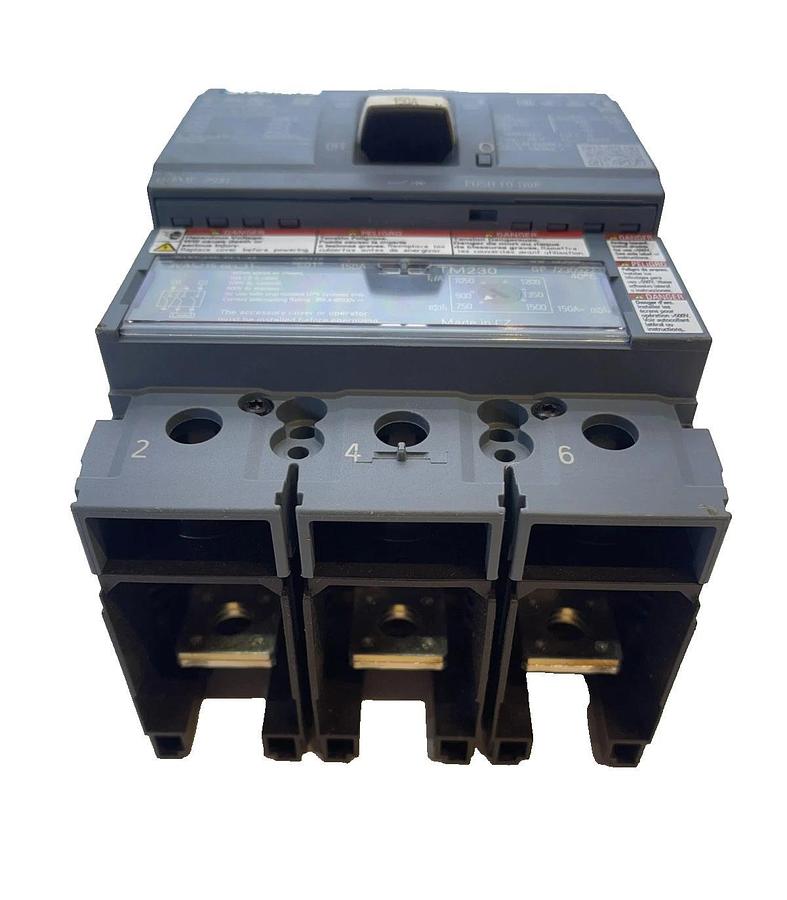 Siemens Circuit Breaker 3VA5215-6EC31-0AA0 3 pole 150 Amp 150a (NEW)