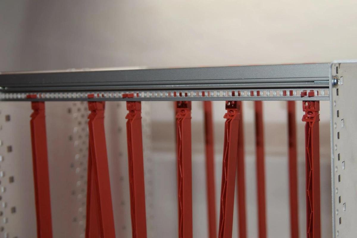 MERLIN GERIN PRIZ 72-13422-00 B1 PLC Rack Chassis 6739820 NEW-READ