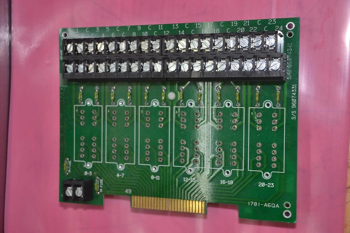 Used Allen Bradley 960742 DB-24 57-234C Manifold Card I/O Input Output 24-Channel