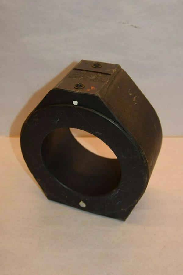 NEW GENERAL ELECTRIC JCS-0 2500:5 CURRENT TRANSFORMER