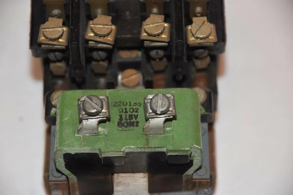 Used GE CR2810A14AG 600V 10A 115V COIL LIGHTING CONTACTOR