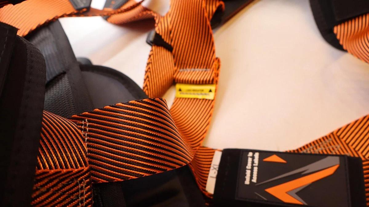 (NEW) MALTA DYNAMICS / WARTHOG B2202 Full Body Harness Size L-XL