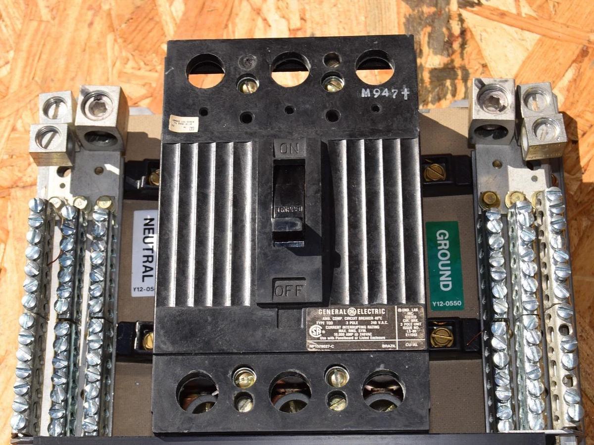 Used General Electric GE A Series Panelboard Interior AQL3422ATX AXB4 225a 3ph 4w