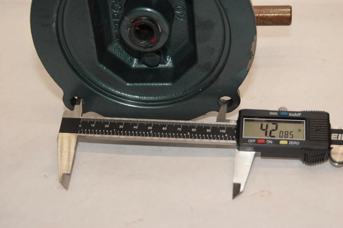 (NEW) GROVE GOLD DIVISION Dual Gear Reducer BMQ213-1 0.871Hp 7.5:1 1750rpm 56c