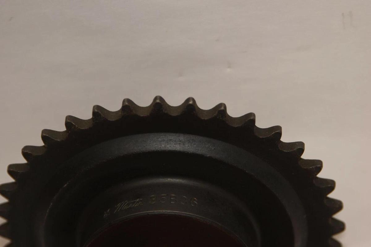 (NEW) MARTIN 35B36 35B36-5/8 5/8" Bore 36 Teeth Sprocket