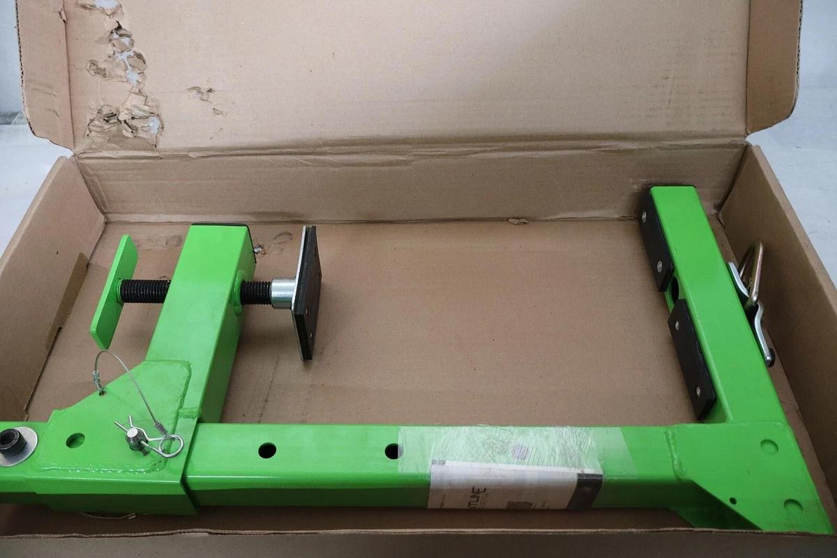 (NEW) FRONTLINE R0P16 , ROP16 Fall Protection Parapet Adjustable Up to 15"