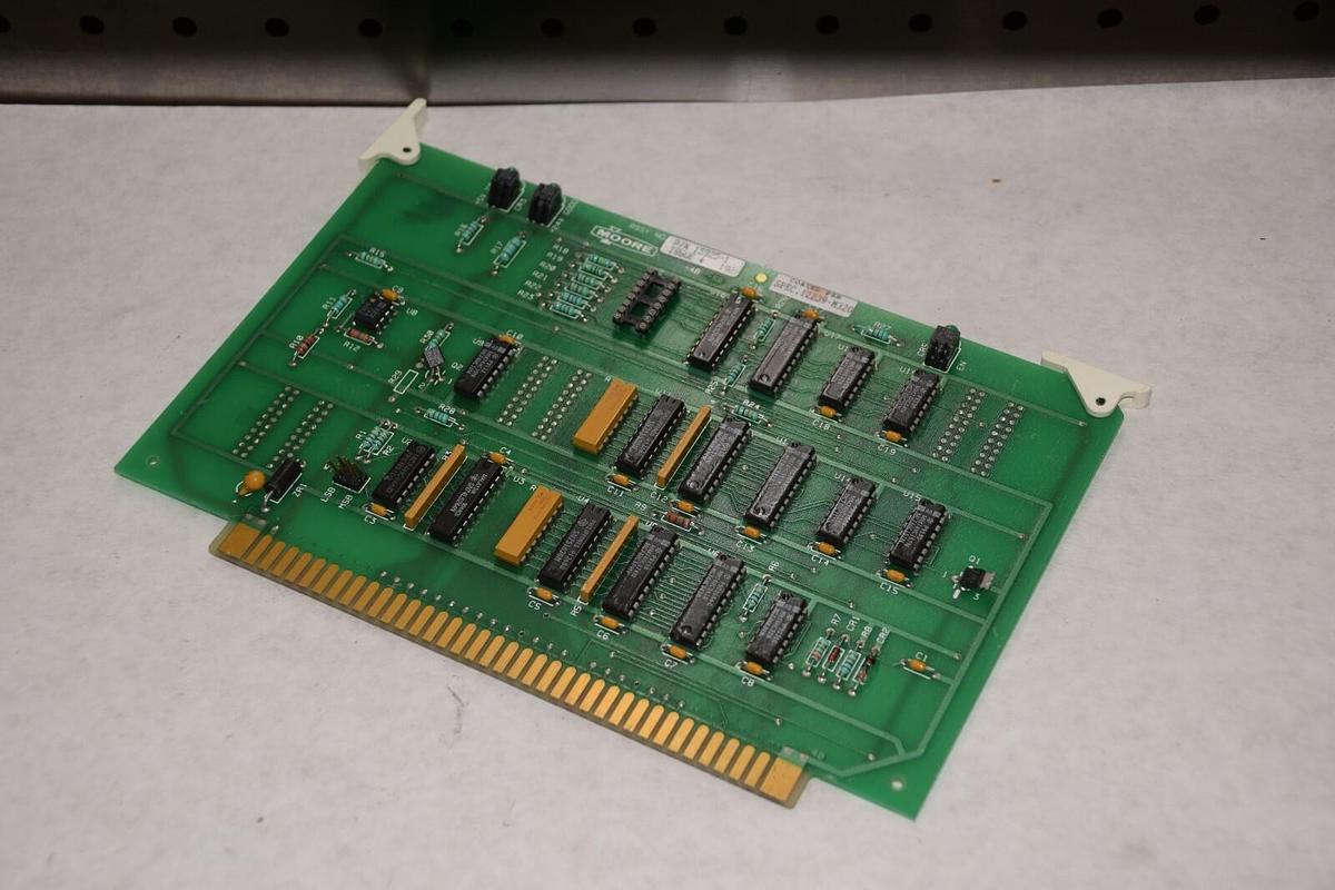 Used MOORE 15925-1 ISSUE 4 15925-1-4 PC BOARD