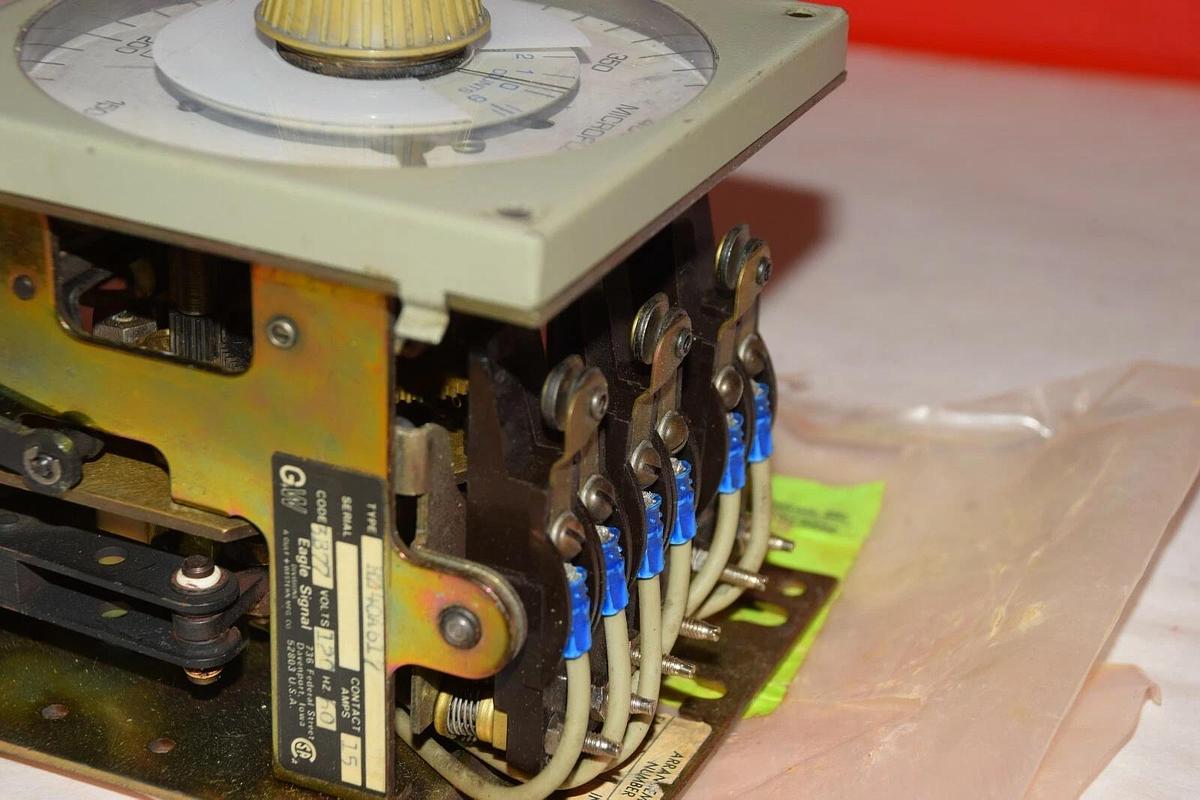 Refurbished DANAHER CONTROLS, EAGLE SIGNAL MICROFLEX Counter HZ40A617  57-12-2020