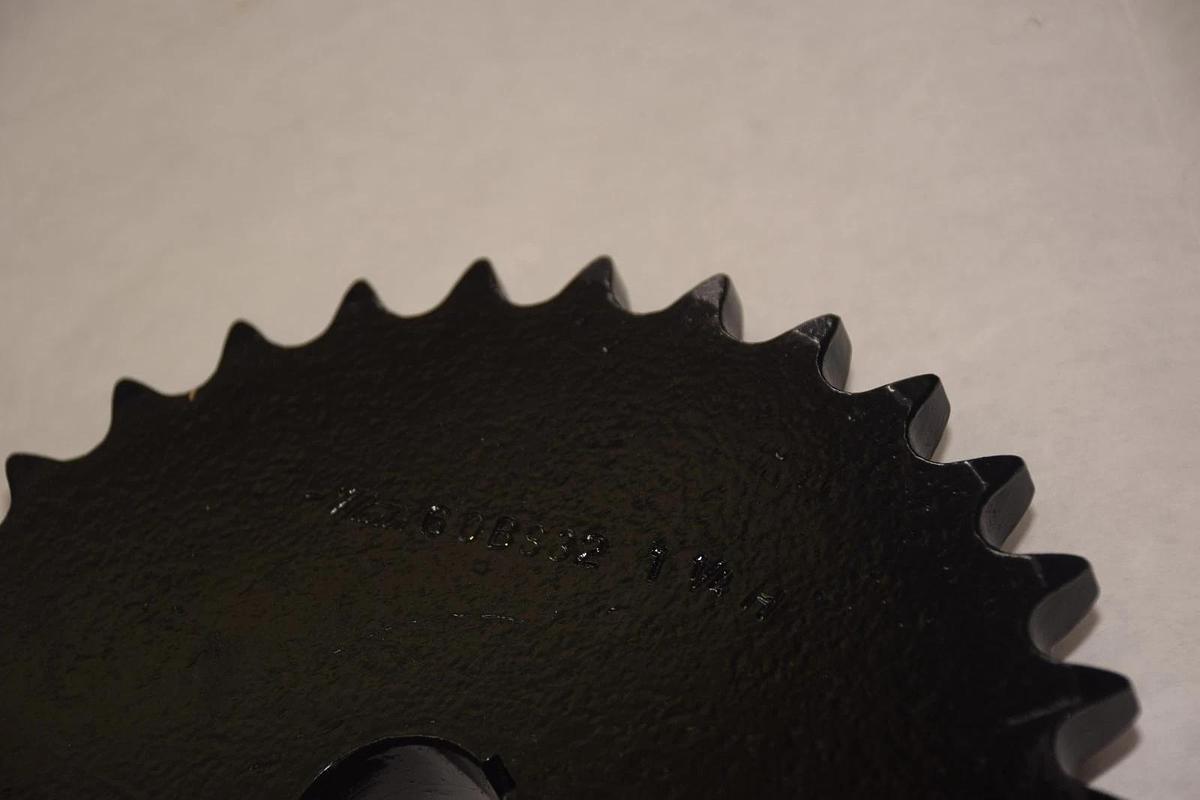 MARTIN 60BS32 1-1/4 1-1/4" BORE 32 TEETH SPROCKET NEW