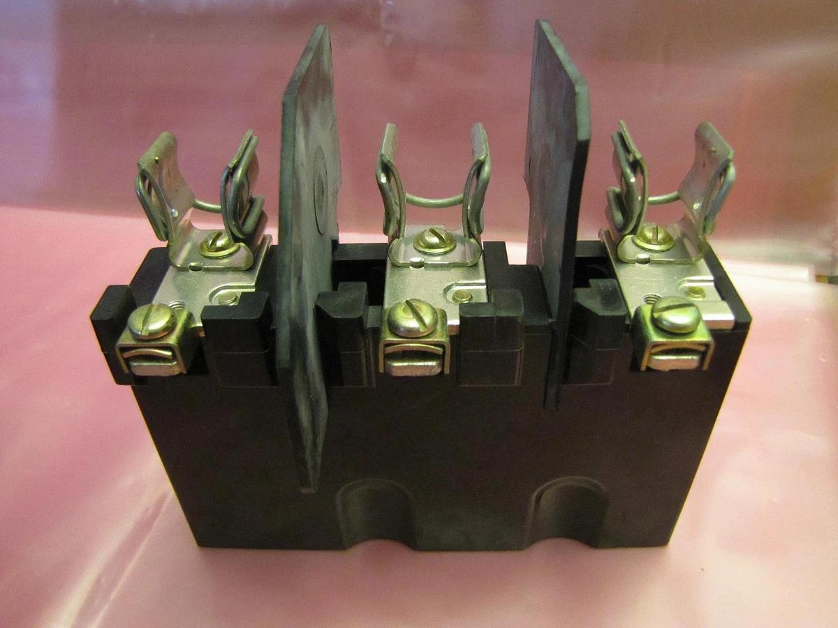 Used ALLEN BRADLEY FUSE BLOCK 1494V-FS30 1494V FS30 1494VFS30 30A 30 A AMP