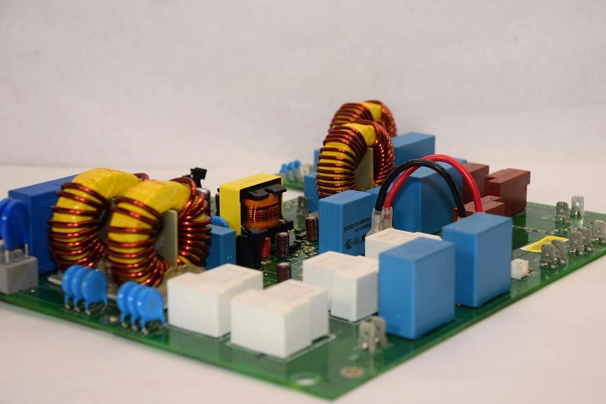 Used GINLONG TECHNOLOGIES MN2070 Circuit Board For Solis Solar Drive SOLIS-4K-2G-US