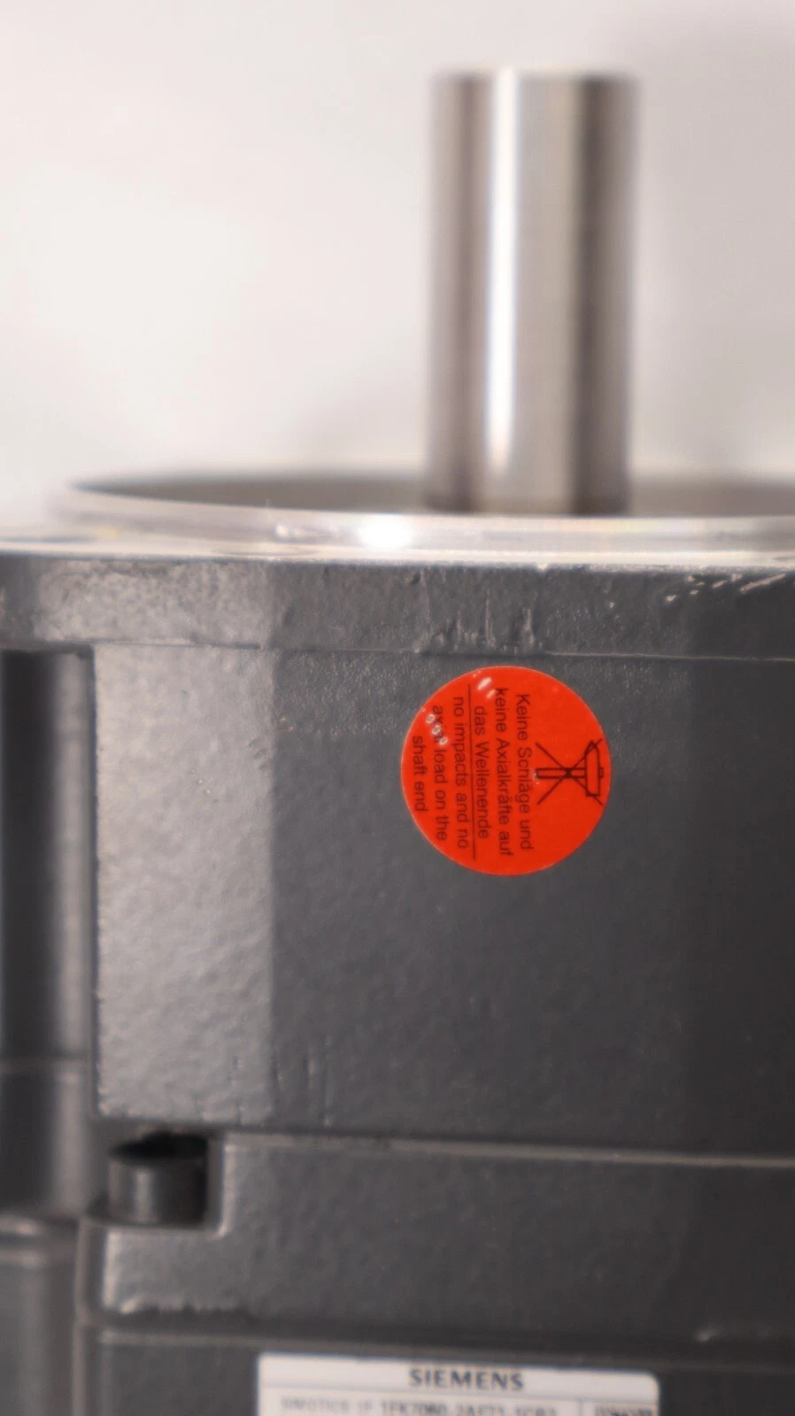 SIEMENS Servo Motor 1FK7060-2AF71-1CB2 1FK70602AF711CB2 3.7A 3000rpm 3ph (NOS)