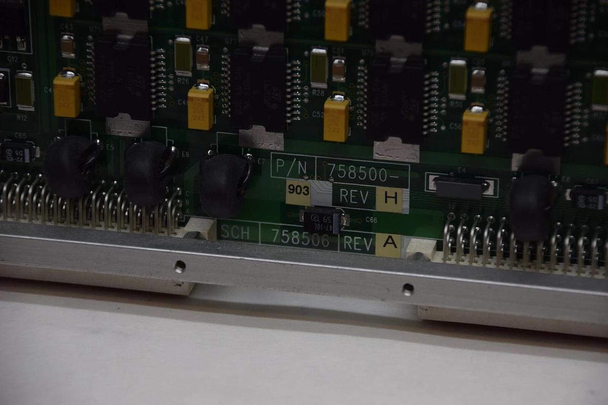 Used SIEMENS 758500 , 758500-903 Rev H , 758506 Rev A Status Board Card