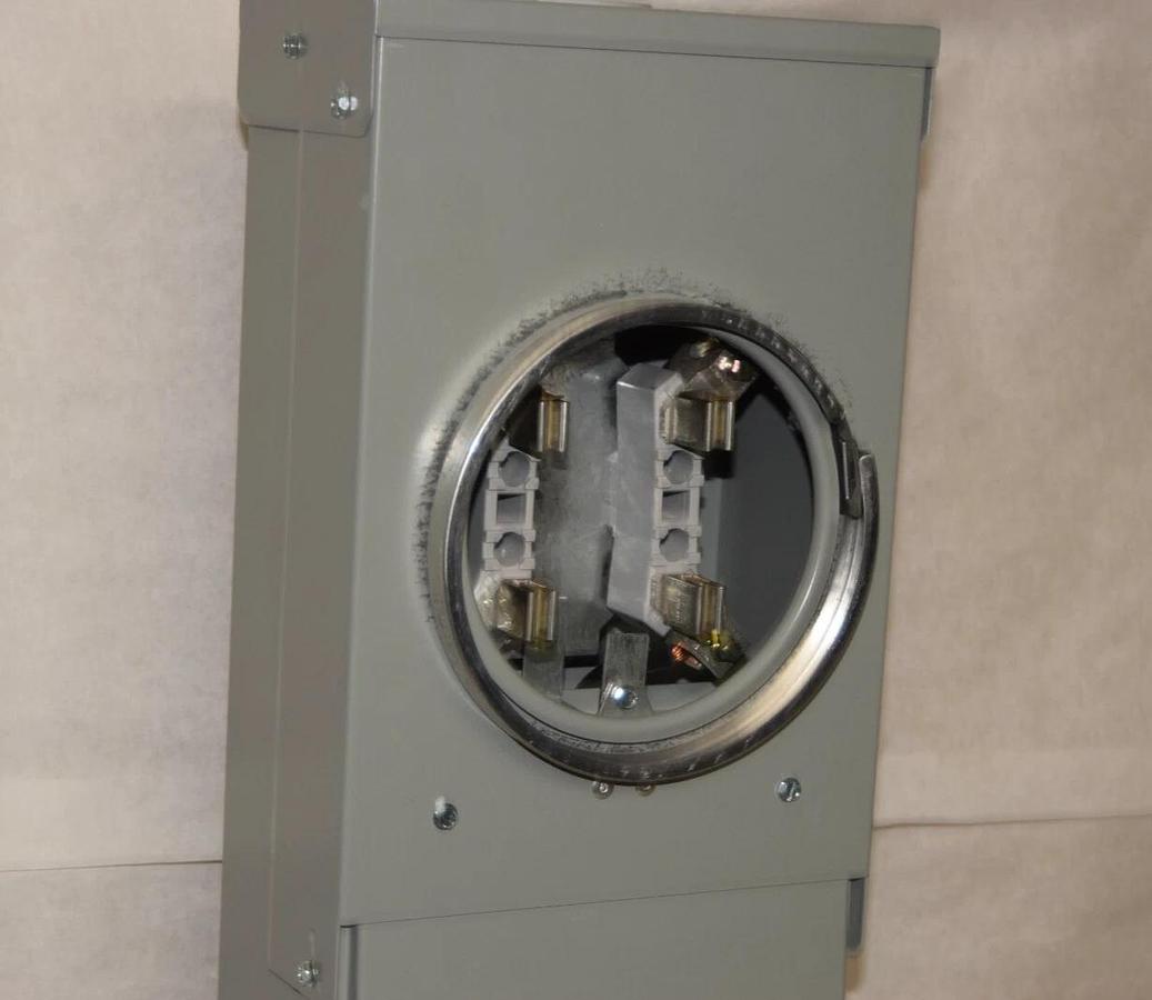 SIEMENS P577TS 60A 60 Amp A 3W 120/240V Single Phase Power Outlet Panel (NEW)