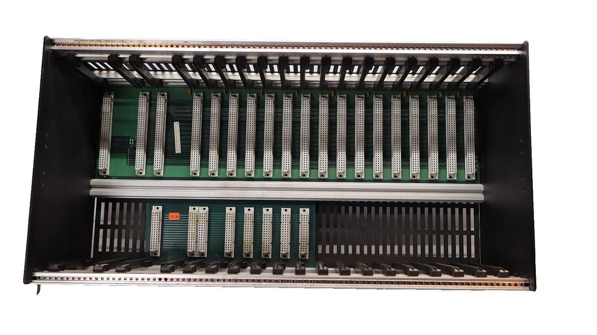 Used B & R B&R HCR166-0 , HCR1660 Rev: 3.00 19-Slot Multi Module PLC Rack Chassis