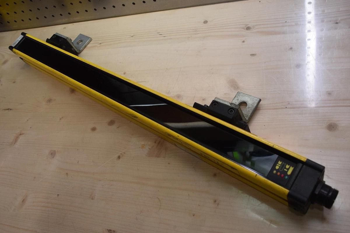 Used ALLEN BRADLEY GUARDMASTER 440L R4B0600-N TYPE 4 14mm SAFETY LIGHT CURTAIN