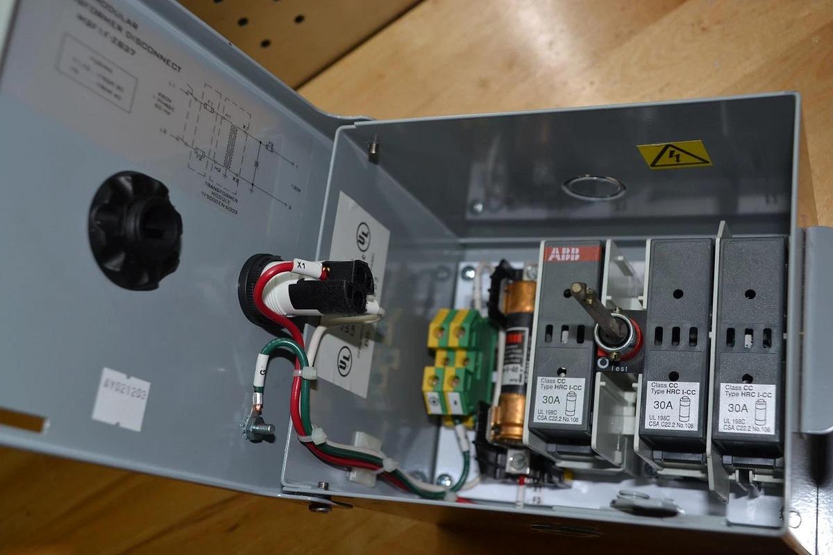 DAYKIN ELECTRIC M2F1F-Z837 TRANSFORMER DISCONNECT 480v M2F1F-Z837