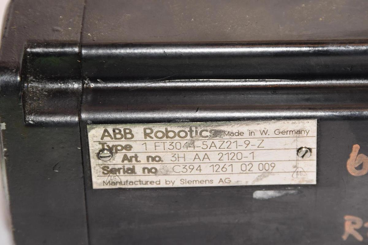Used ABB ROBOTICS 1 FT 3044-5AZ21-9-Z Servo Motor