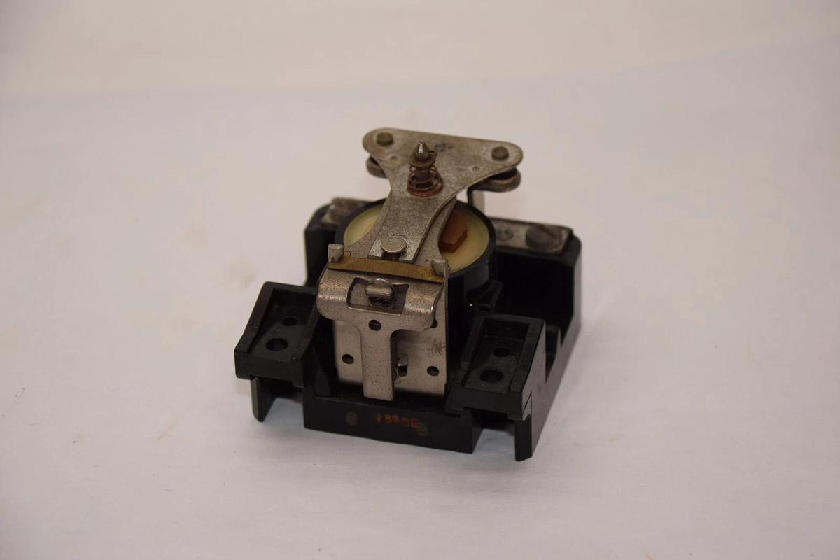 (NEW) SQUARE D CO6V29 , 8501 , 8501CO6V29 , 8501 C06V29 Series B Power Relay