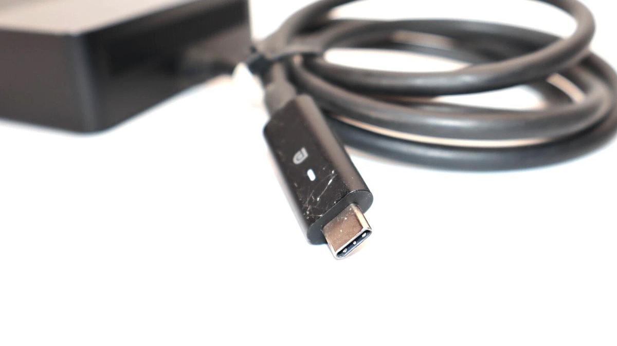 Used DELL WD19 , K20A001 , K20A 19.5V - 6.7A/9.23A Expansion Docking Station