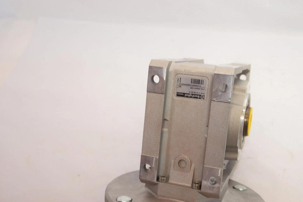 (NEW) BONFIGLIOLI W 63 U 19 P90 B5 V6 W63U19P90B5V6 Worm Gear Reducer