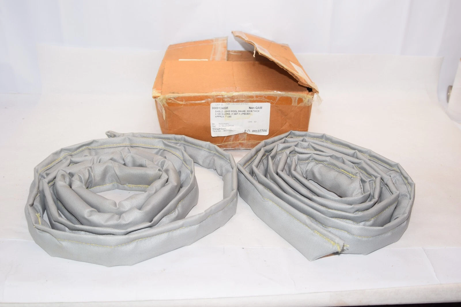 (NEW - 1 Set) NUCLPOOU 0000134038 3/8" Thick 109" Long Shield Lead Wool Snake