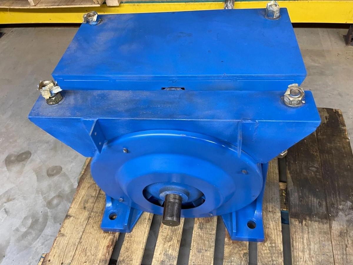 Used Sumitomo SM-Cyclo CHHS4225Y-11 Gear Reducer 11:1 Ratio 1165 HP 66,700 Torque out