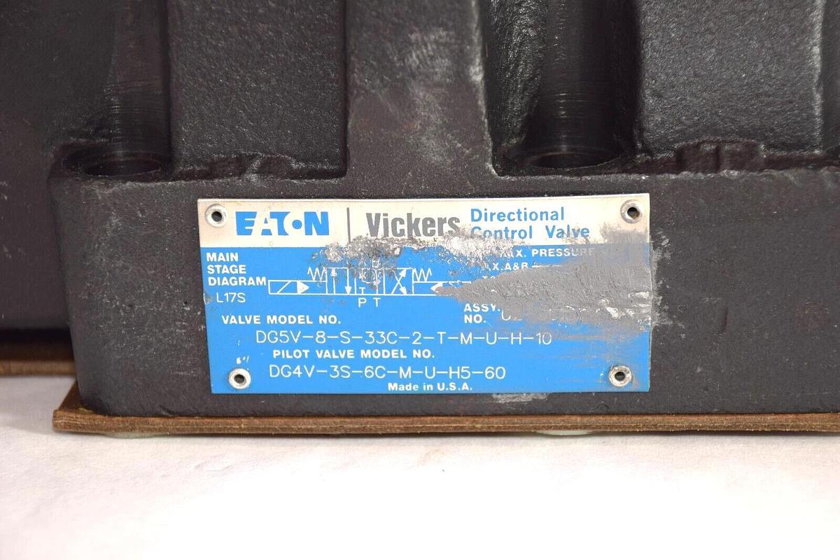Vickers Directional Control Valve DG5V-8-S-33C-2-T-M-U-H-10 DG4V3S6CMUH560 *NOS*